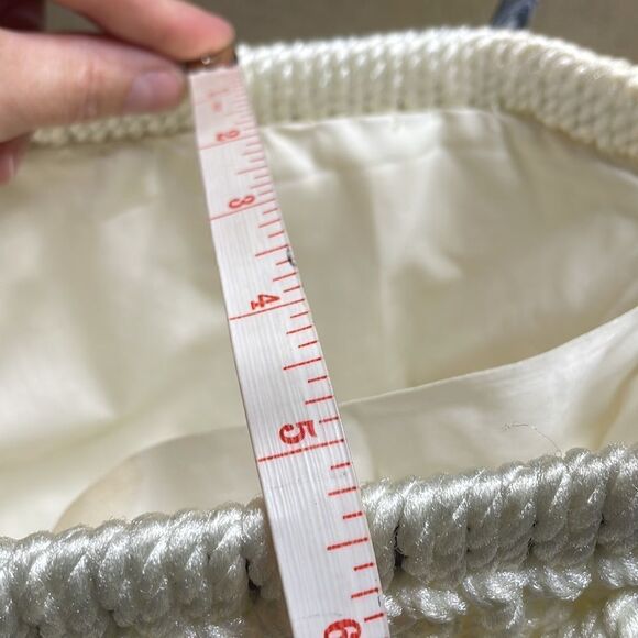 Vintage 70s Macrame Frame Handbag Tote with Lucite Handles Off White - Picture 9 of 16